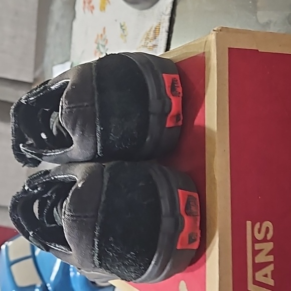 Old Skool V Van's black size 12c gently used with straps sneaker - Picture 3 of 9